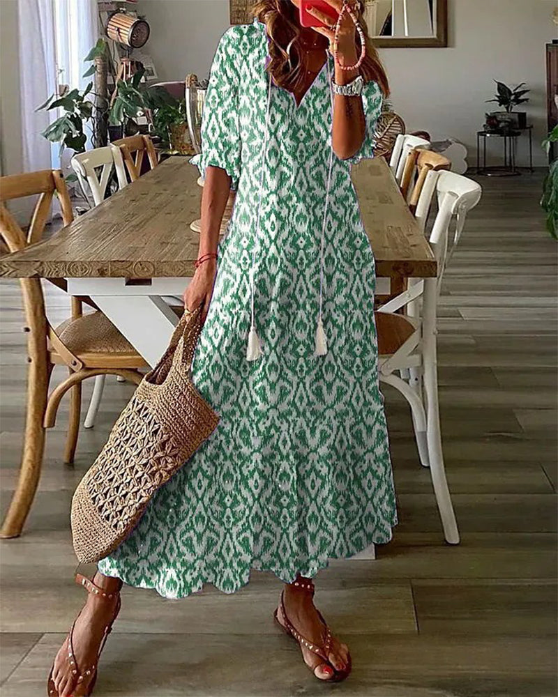 BEARWOLF - Maxikleid im Boho-Ikat-Print mit Quastenbändern | Lässiges Maxikleid im Bohemian-Stil mit V-Ausschnitt
